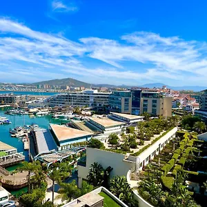 https://ocean-village-deluxe-2-bedroom-apartment.es-andalucia.com